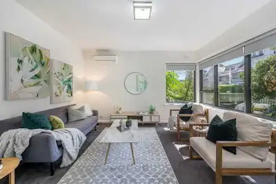 Image de Light and bright ground floor 2 bedroom apartment.