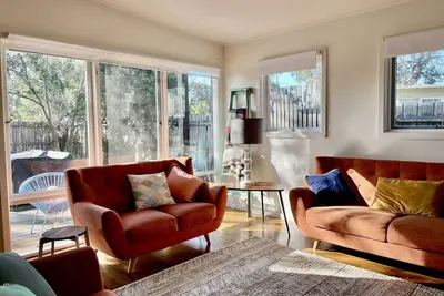 Image de Old Ocean Grove Charm Walking Distance to the Shops