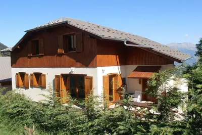 Image de Maison de vacances 'Chalet Bellevue' avec vue sur la montagne, piscine partagée et Wi-Fi