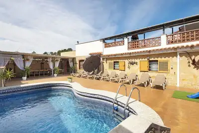Image de Villa 'Cal Ramon pour 15 personnes' avec piscine privée, Wi-Fi et climatisation