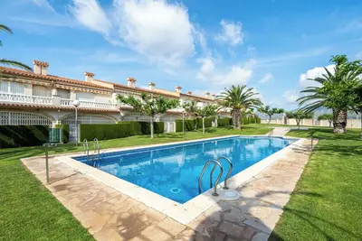 Image de Appartement de vacances \"Montserrat\" avec vue sur la mer, piscine partagée et Wi-Fi