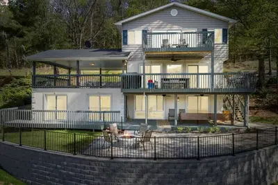 Image de Welcome to Owens Oasis on serene Claytor Lake in Dublin, Va