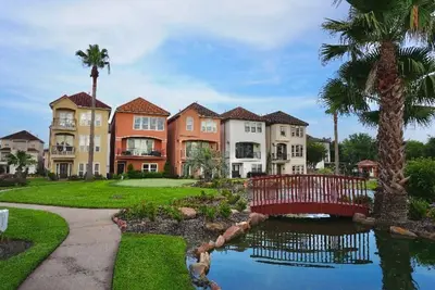 Image de Hidden 4br Mediterranean Home - 7 mins from the Galleria