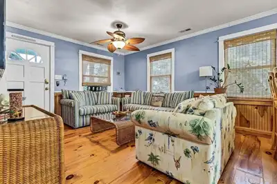 Image de Cheerful Cottage - Beach Retreat - Near the Boardwalk