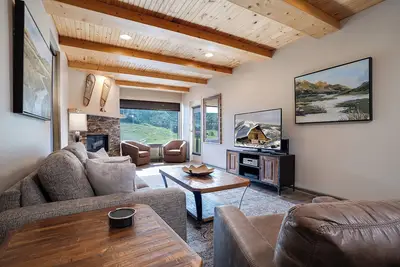 Image de Sv610 | A/C | Bright Open Condo | Great Views | Hot Tub | Pool | Winter Shuttle