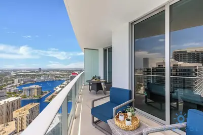 Image de Upper Level Penthouse: Beach & Intercostal Views