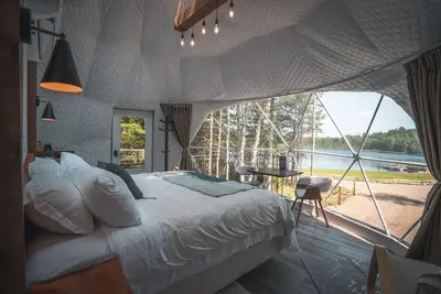 The Green Haven Dome - Secluded lakeview w/ hot tub - 20 mins from St. Andrews! !