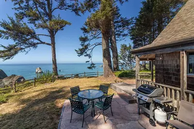 Image de Abalone Cabin-Charming retreat w\/ ocean views!