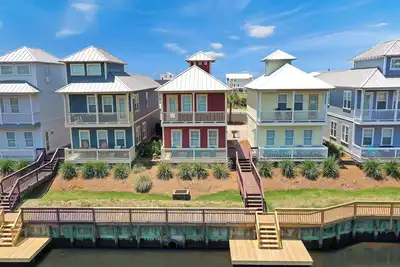 Image de Beach View w/ Canal Front on West End of Mxb, Sf w/garage ~ Wsvc 3220