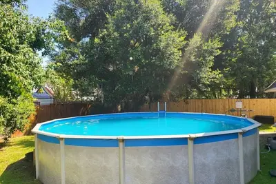 Image de Fenced Yard w/ Pool! Laurelwood Lodging