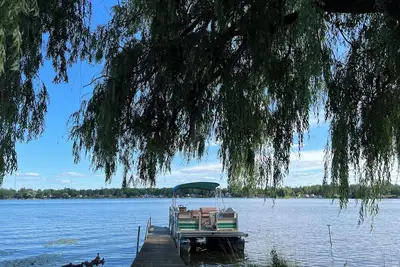 Image de Private Lakefront Cottage with a Retro Vibe