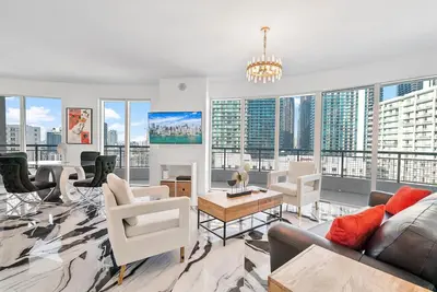 Luxury Corner Unit in Brickell