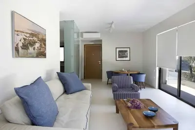 Image de Two Bedroom Apartment Garden View Ground Floor
