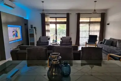 Image de Luxury Apartment with Private Garden, Pool/Gym Access