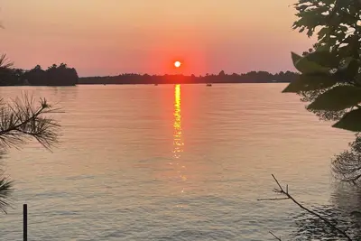 Image de Fully-furnished Lake Home near Ice Age hiking & 4-wheel trails + Sunset Views