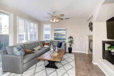 Image de Clean Professionally Furnished Lavish Home in a Luxury Private Community Setting