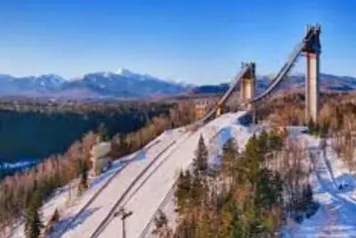 Image de Experience, Peace + Joy as you relax over looking Deer River in Your Own Cabin 2
