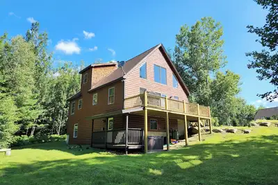 Image de Bethel Vacation Home w/ Fire Pit, Hot Tub, Deck, Grill