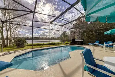 Image de Beautiful Lake View Pool House Brand new Hot Tub