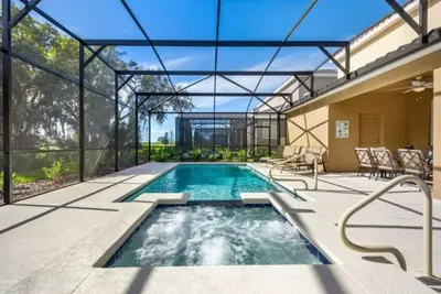 Image de Modern 5 Bed South facing pool home resort amenities