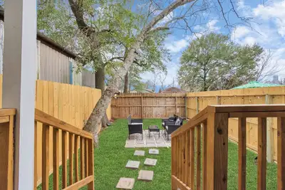 Image de Newly Furnished Home in Downtown - New Listing Discount