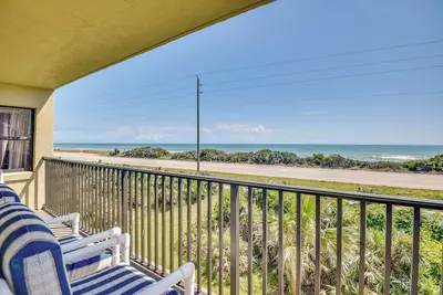Image de Ormond Beach Ocean-View Condo w/ Private Balcony!