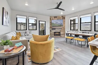 Image de Lake Access | Bright and Cheery | 3bd