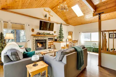 Image de 'Peaceful Pines' Running Springs Home w/ 3 Decks