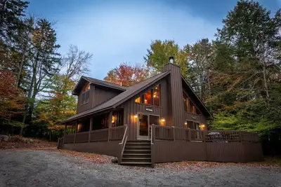 Image de First Lake Escape—Home w\/ private beach & dock