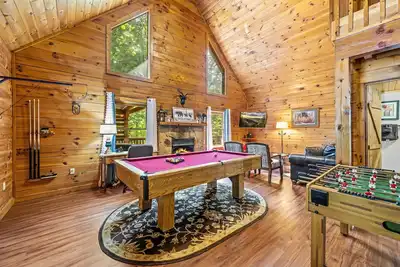Image de Secluded Getaway ~ 6 Mins to Dollywood & Parkway, ~Games, Hot-tub, Firepit!