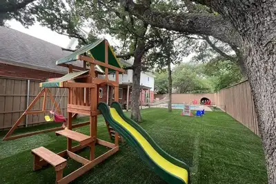 Image de Kid-Friendly Backyard, Pool & Game Room – Ideal for Families & Lg Grp - Slps 15