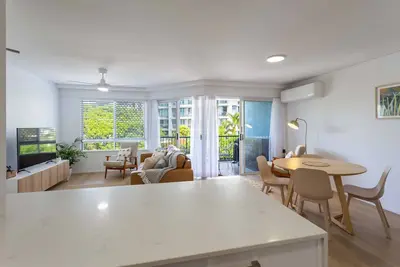 Image de Beautifully Renovated Maroochydore Beach Apartment