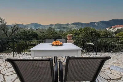 Image de Maison de vacances 'Kanelos Garden' avec vue sur la montagne, Wi-Fi et climatisation