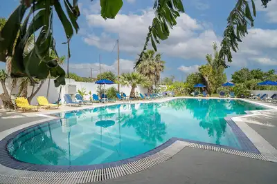 Image de Appartement de vacances \"Sotirakis Triple Room\" avec vue montagne, piscine partagée et Wi-Fi