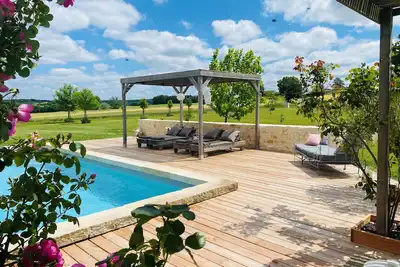 Image de Villa Bisou – Villa familiale de charme dans le Lot-et-Garonne avec piscine et vue