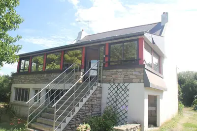 Image de belle villa  située à 3 km des plages