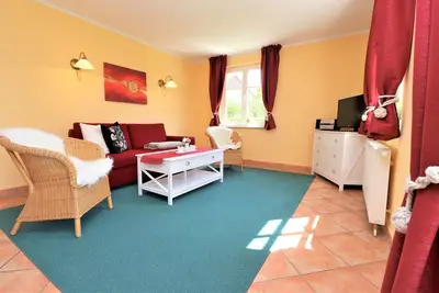 Image de Ferienwohnung mit SĂĽdterrasse Direkt am Hafen von Wustrow