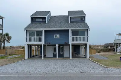 Image de 6br/4ba - Oceanfront, 2 Living Areas, 2 Kitchens, Gazebo, Sleeps 16