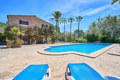 Image de Große Rustikale Finca im Mallorquinischen Stil für 8 Personen mit Pool