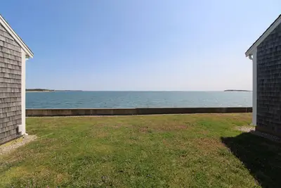 Image de Wellfleet Harbor Facing Adorable Cottage (2308)