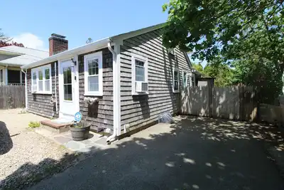 Image de Adorable Home Close to Harbor, Shopping, Restaurants, and Beaches (2309)