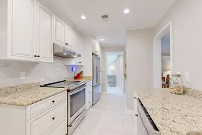 Large Three Bedroom Villa Steps from the Pool!