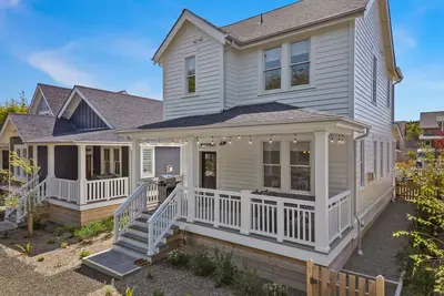 Image de New* Seabrook's Wildwood: Dog Friendly, Hot Tub!
