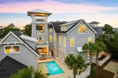 Image de Fall Stays Available! Convenient Location! Private Pool! Outdoor Oasis! 7 Adult Bikes!