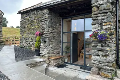 Image de Meadow Syke Barn, pet friendly, with hot tub in Bampton, Cumbria