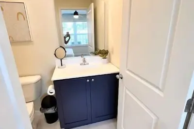 Image de Luxury Townhome 4bd4bth By Beach