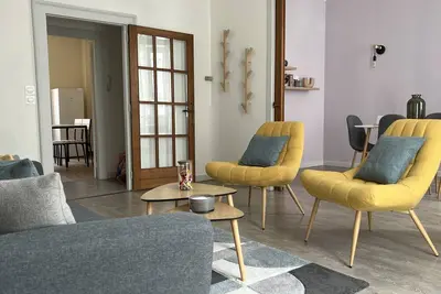 Image de Appartement T4 - 80m2 - Meublé - Centre Ville - Proche Thermes