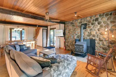 Image de The Woodland Cabin by Instant Suites | Old Village