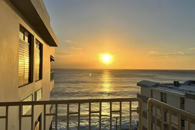 Image de Cecilia by the Sea- Ocean Front Apartment