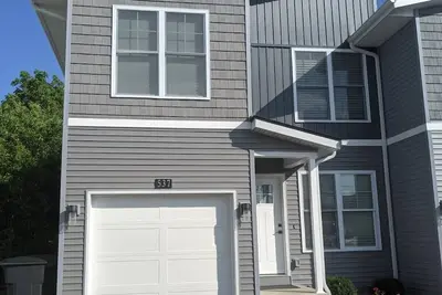 Image de #537 3 Bedroom 2. 5 Bath Townhome W/ Ev